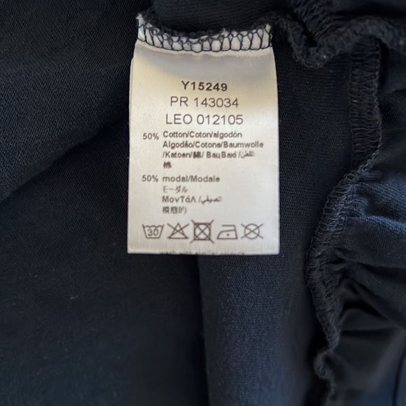 Girls navy with gold design long sleeve shirt. Size 6/114 cm - Picture 5 of 5